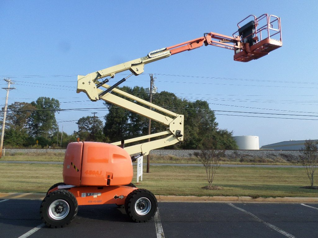 SAM_5375-1024×768 A reticulating arm forklift.